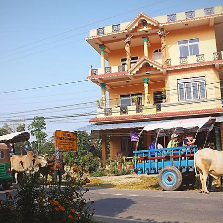 Tiger Corner Inn Homestay Sauraha Exteriér fotografie