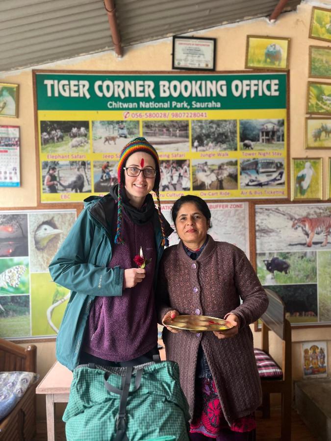 Tiger Corner Inn Homestay Sauraha Exteriér fotografie